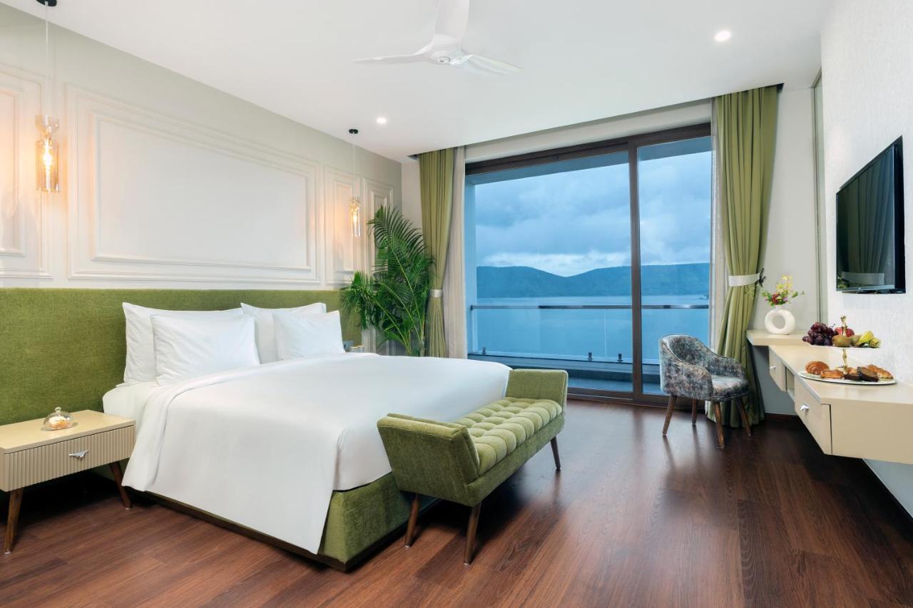 Hotel Zana Lakeview - Scenic Lakeside 5*