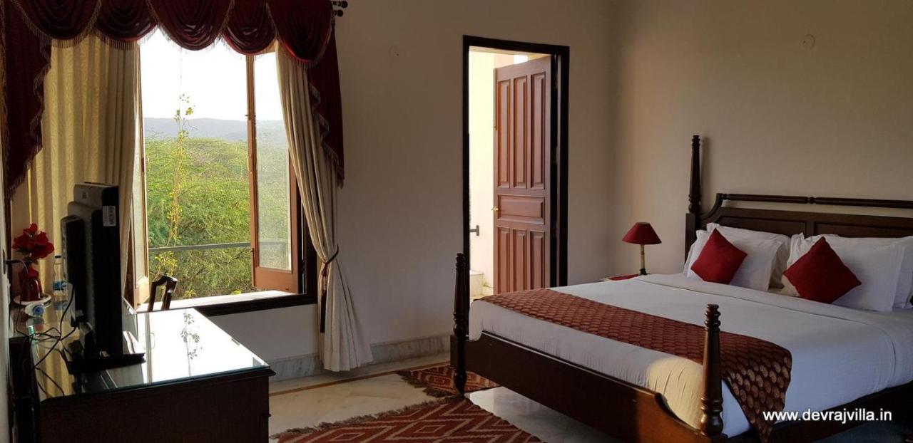 Hotel Devraj Villa-luxury Pool