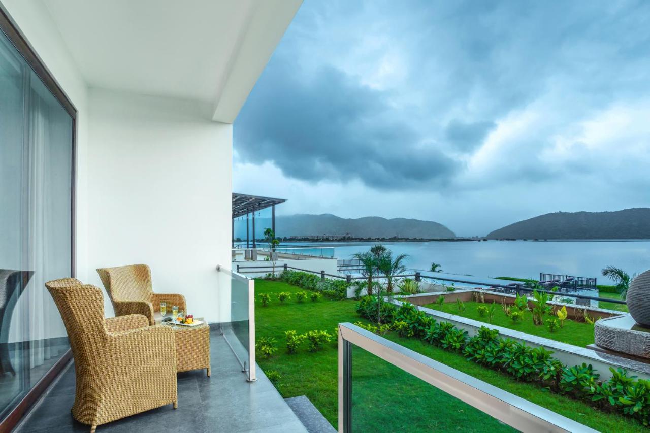 Hotel Zana Lakeview - Scenic Lakeside Udaipur