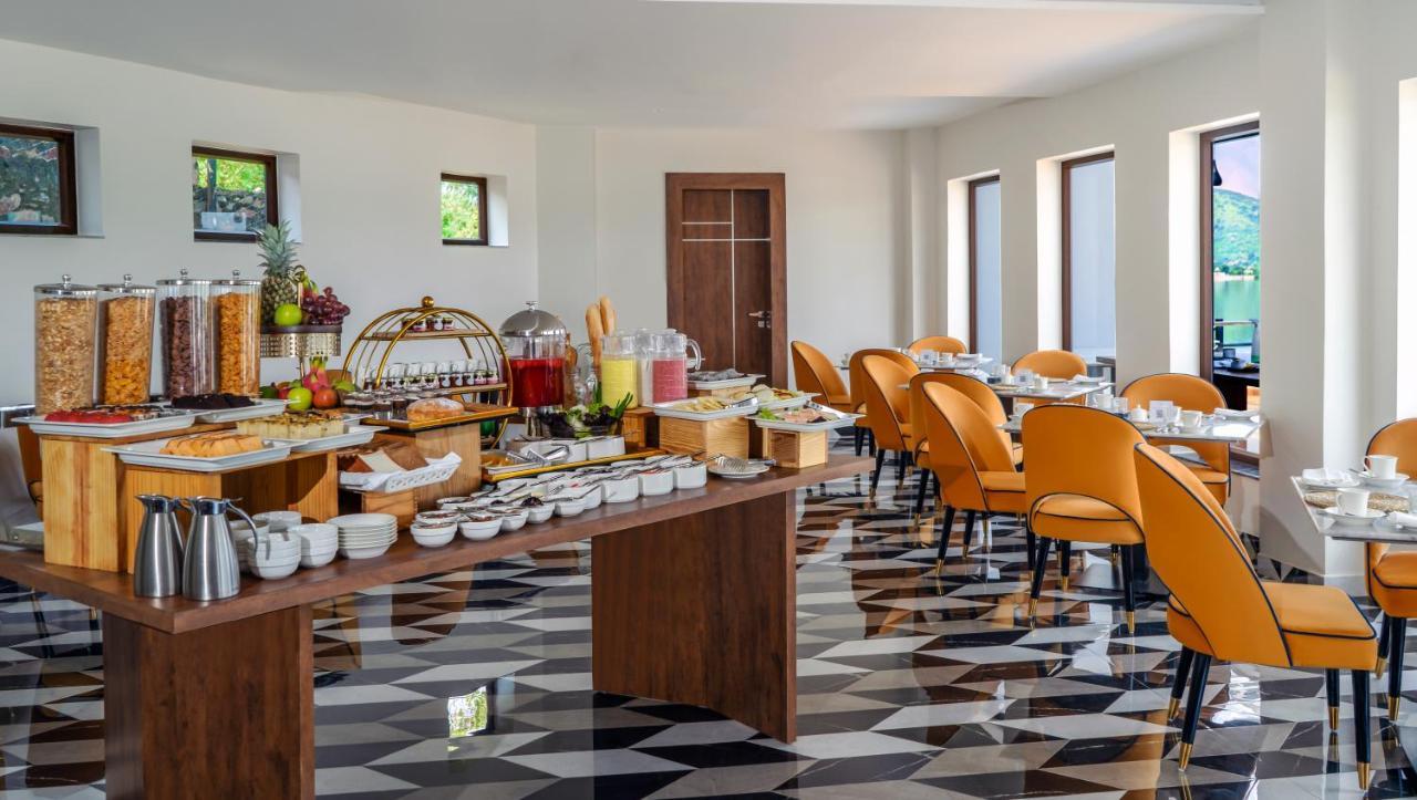 Hotel Zana Lakeview - Scenic Lakeside