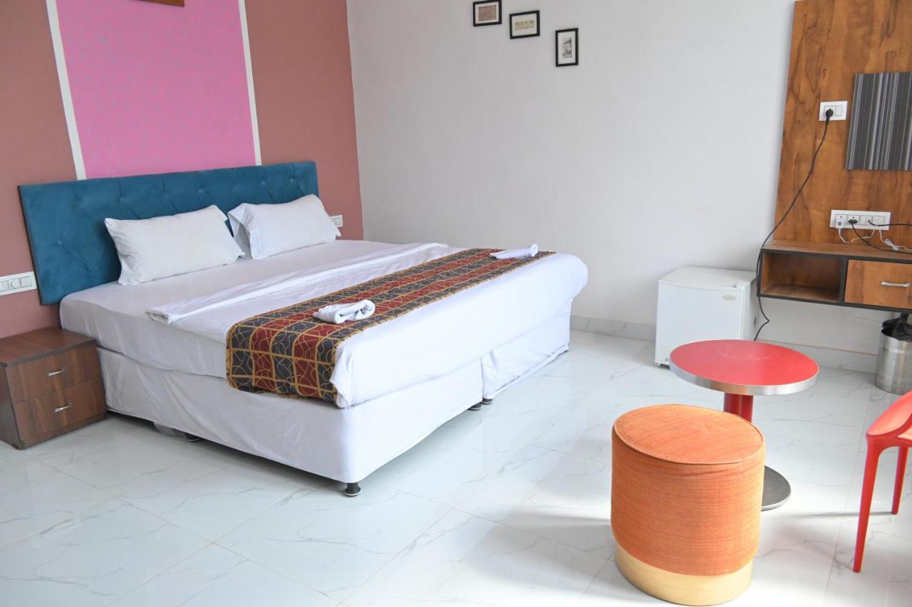 Apni Haveli 4*