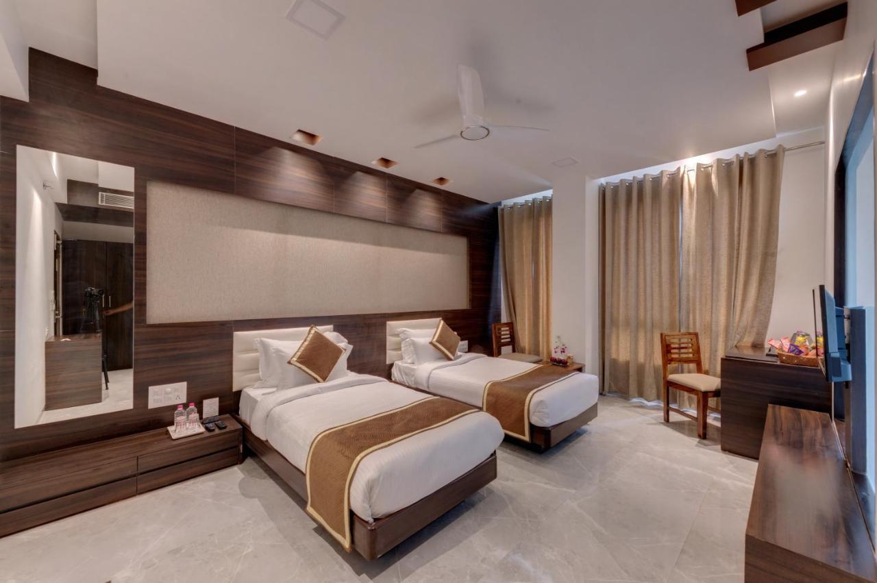 Click Suryaprakash Hotel 3*