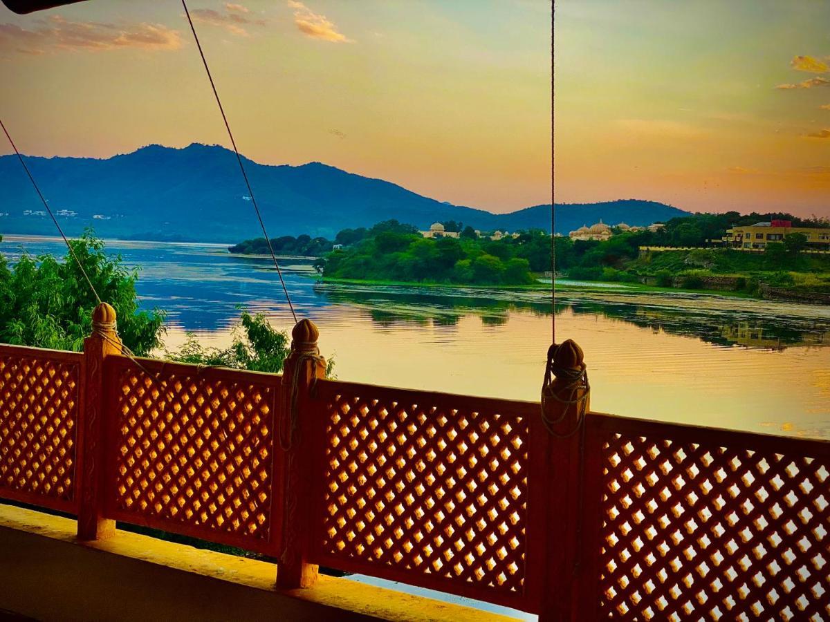 Jaydurg, A Lakehead At Pichola Lake By An Hotel Udaipur