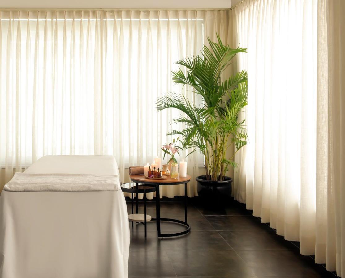 Zana Lakeview - Scenic Lakeside Hotel