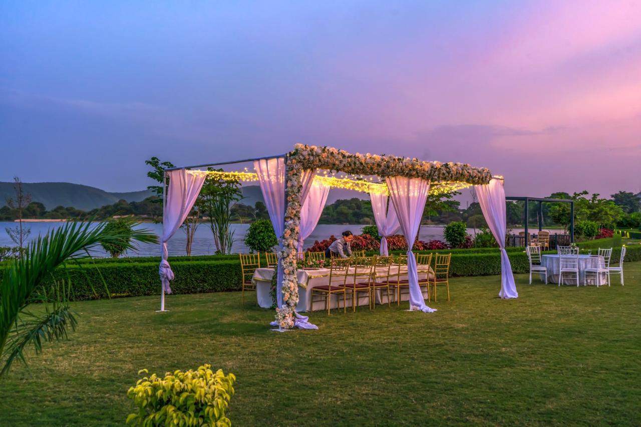 Zana Lakeview - Scenic Lakeside Hotel Udaipur