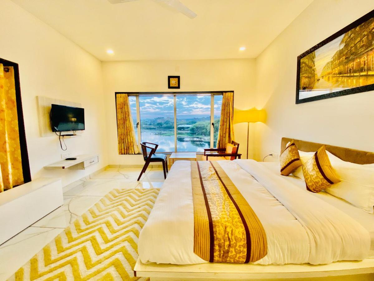 Jaydurg, A Lakehead At Pichola Lake By An 4* Udaipur