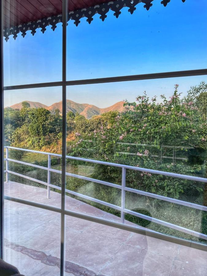 The Riverside Estate - 3bedroom Private Pool In * Udaipur