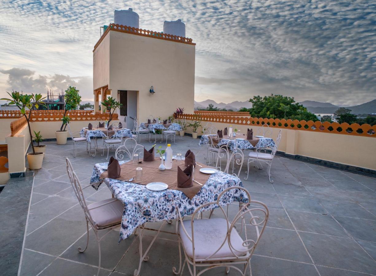 The Lavitra Lakeview 3* Udaipur