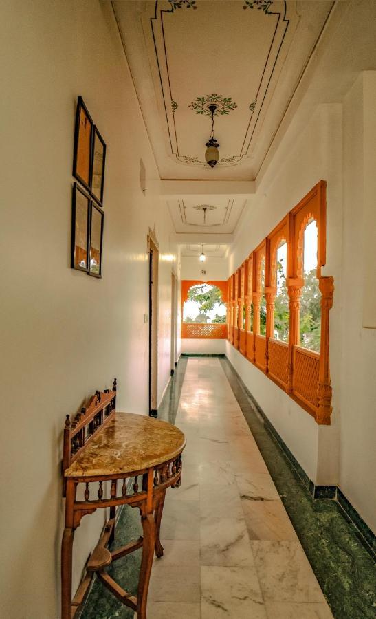 The Lavitra Lakeview 3* Udaipur