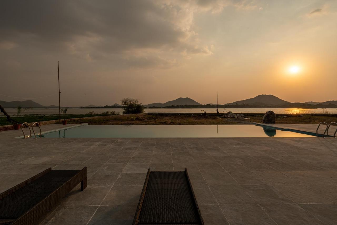 1br With Pool - Lakeside Haven By Roamhome Chalet