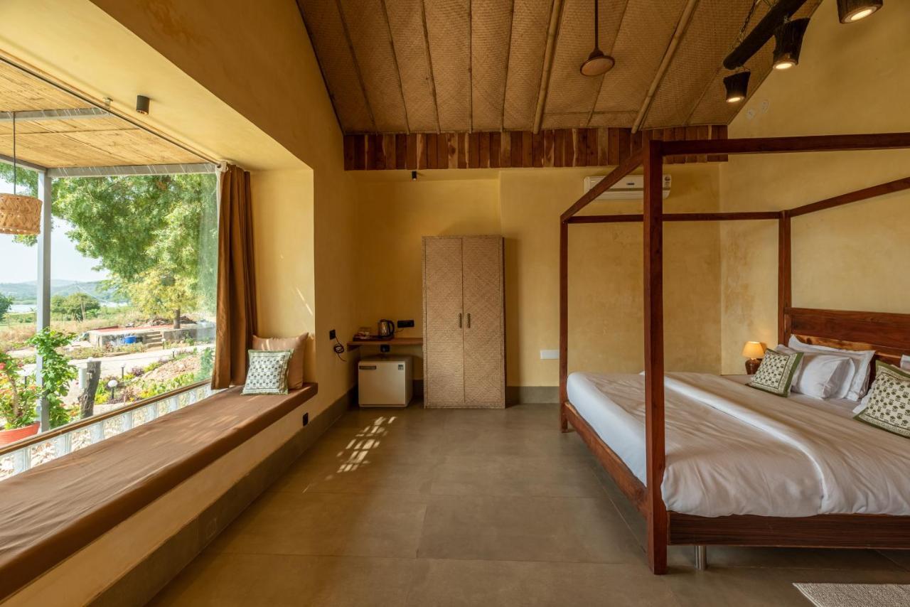 Chalet 1br With Pool - Lakeside Haven By Roamhome *