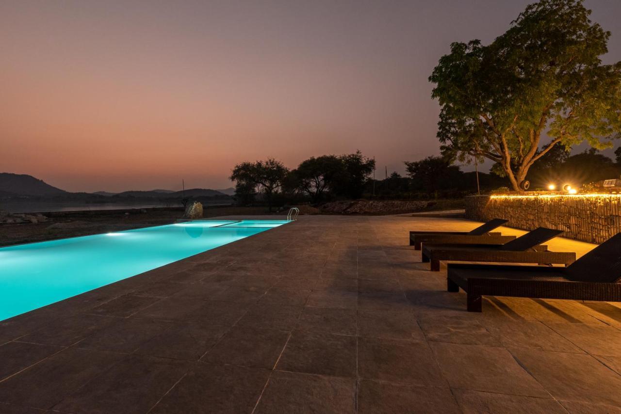 1br With Pool - Lakeside Haven By Roamhome Udaipur