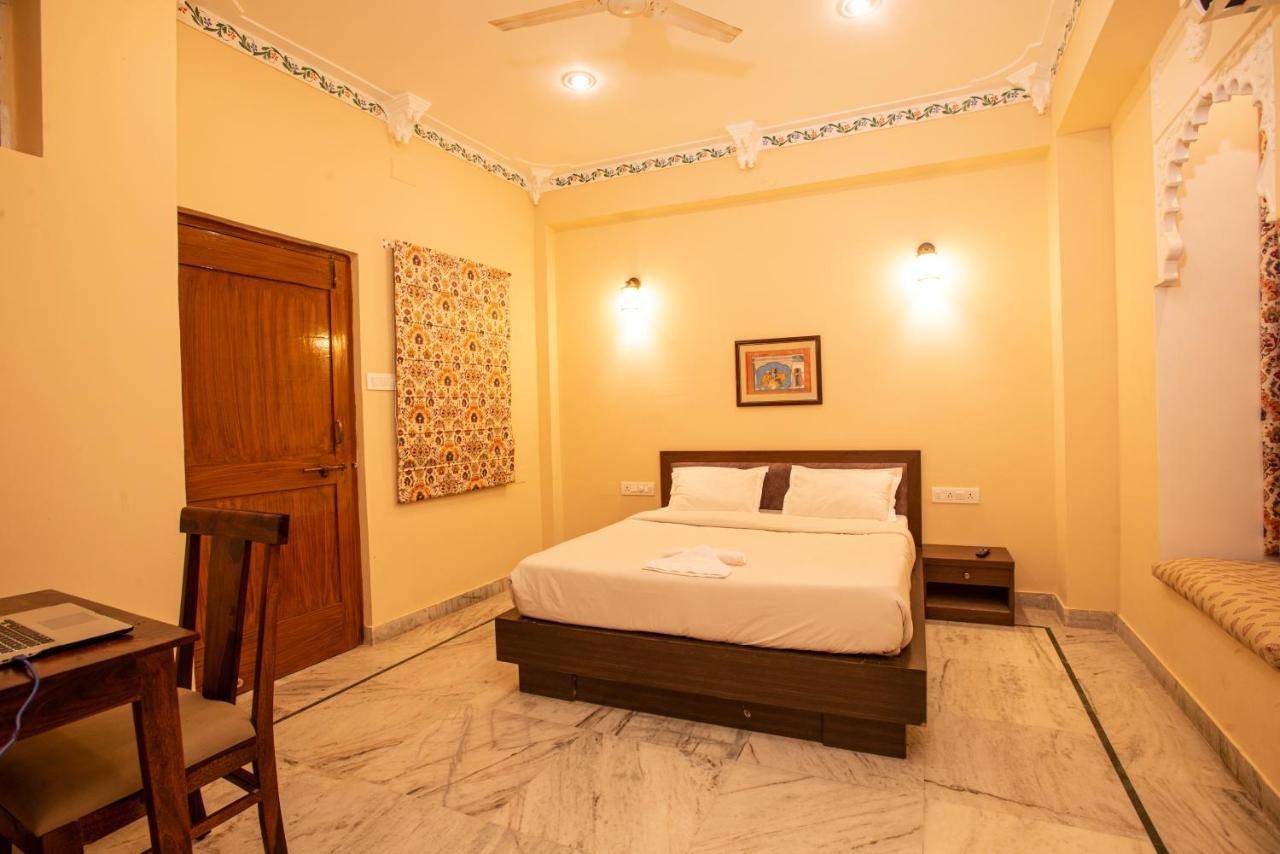 Mantra Hostel