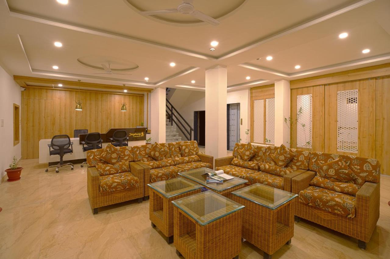 Hotel Haveli Jai Durga Facing With Swimming Pool