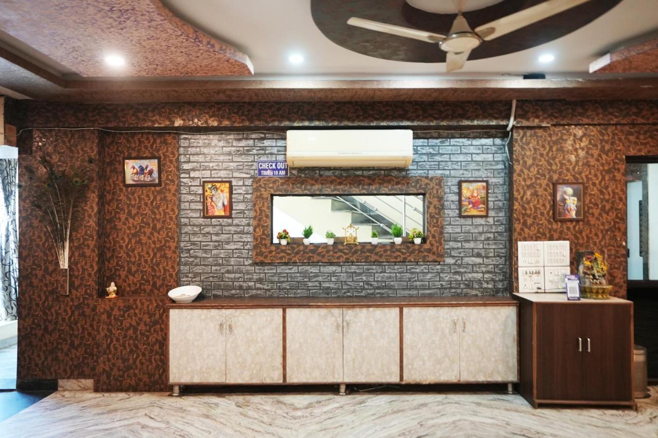 Kingdom Palace Near Railway Station 3*