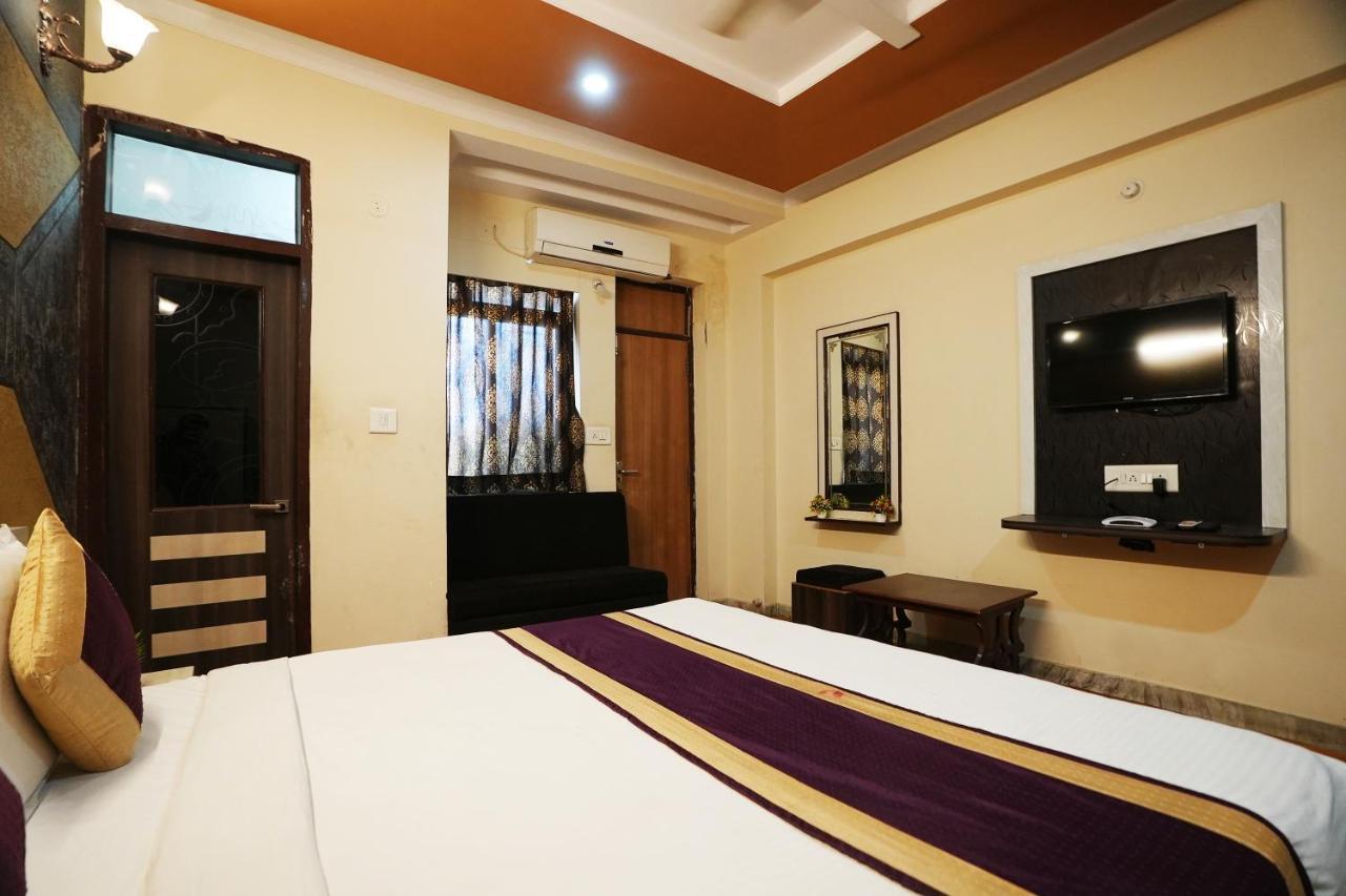 Hotel Kingdom Palace Near Railway Station 3*