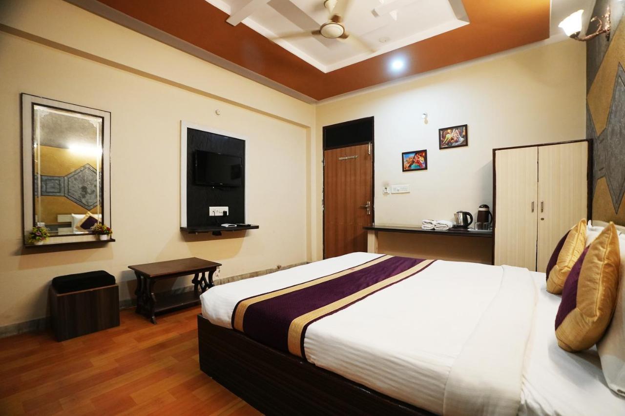 Kingdom Palace Near Railway Station 3*