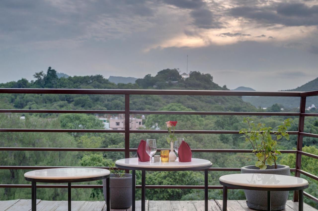 Click Suryaprakash Hotel