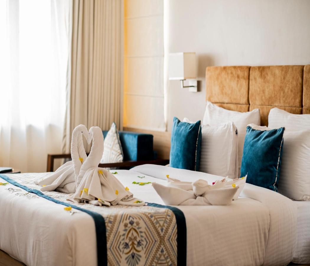 The Jagat And 4*