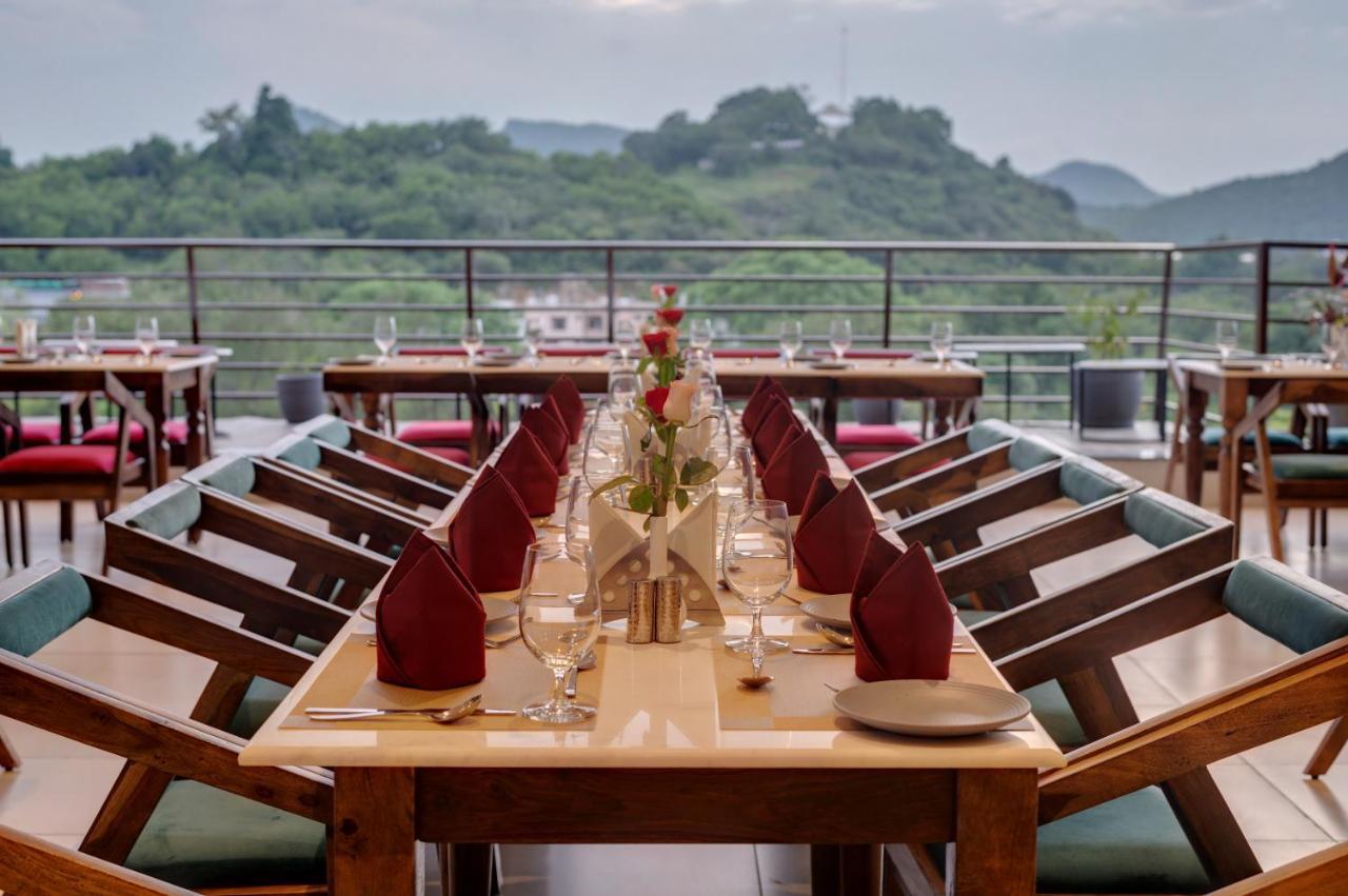Click Suryaprakash Hotel