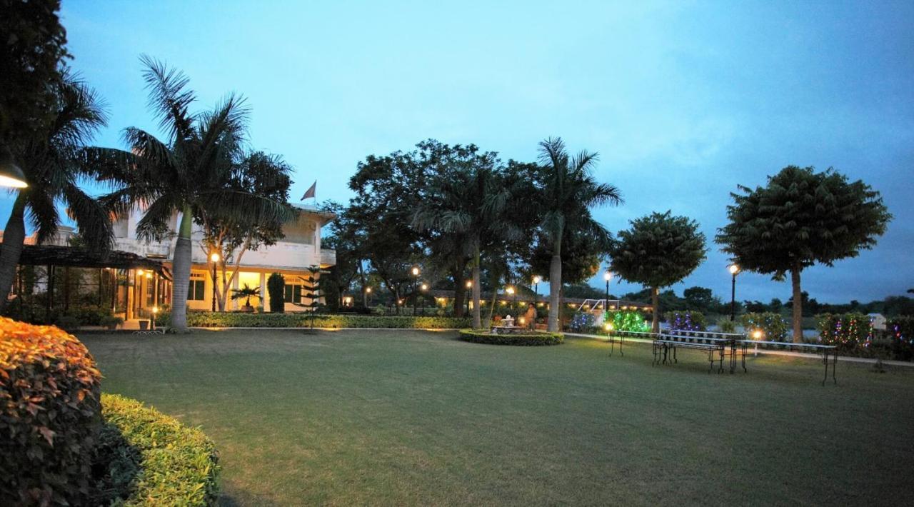 Hotel Shikarbadi - By The Lake Heritage By Hrh Group Of Udaipur