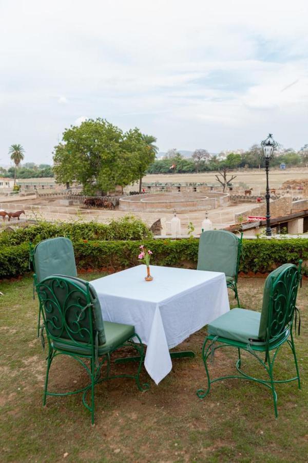Hotel Shikarbadi - By The Lake Heritage By Hrh Group Of 3*