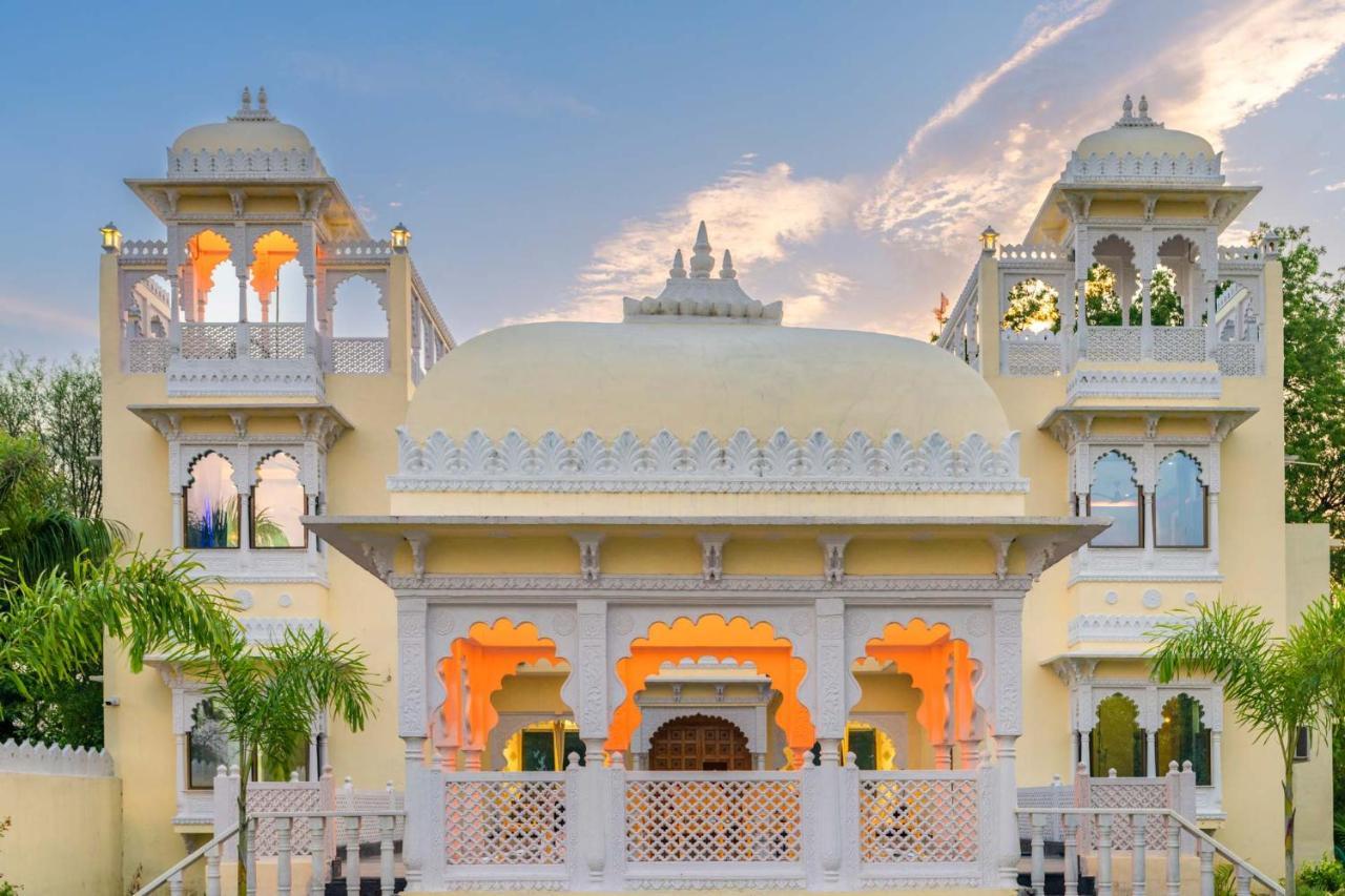 Stayvista's Panna Garh - Rajsamand - Private Pool With Bar & Indoor-outdoor Activities * Udaipur