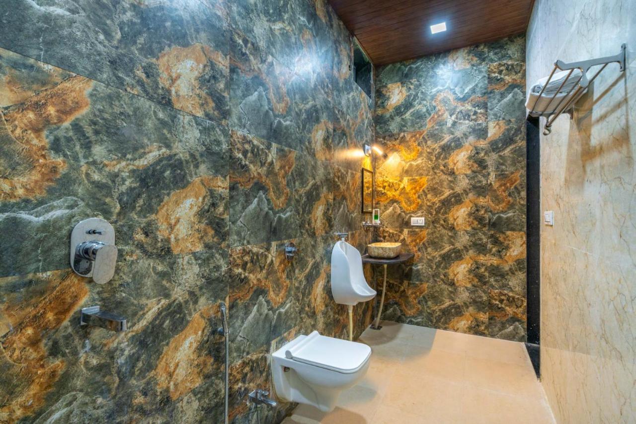 Stayvista's Panna Garh - Rajsamand - Private Pool With Bar & Indoor-outdoor Activities *