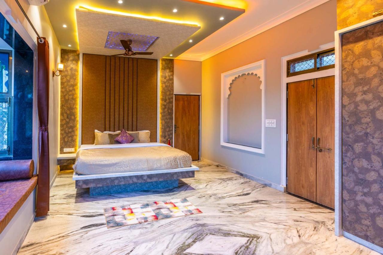 Villa Stayvista's Panna Garh - Rajsamand - Private Pool With Bar & Indoor-outdoor Activities