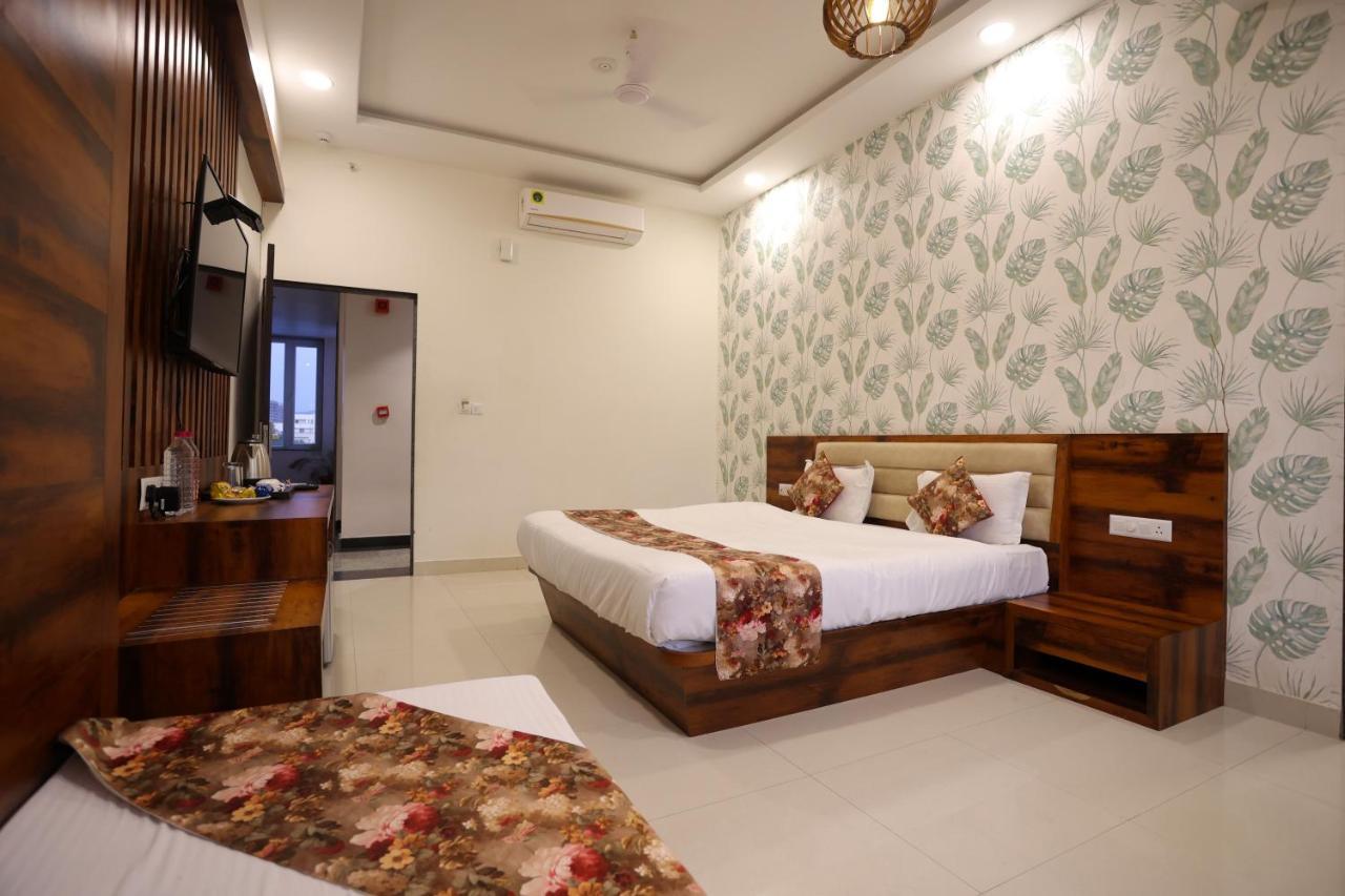 Hotel Bhairav Bagh With Swimming Pool 3*