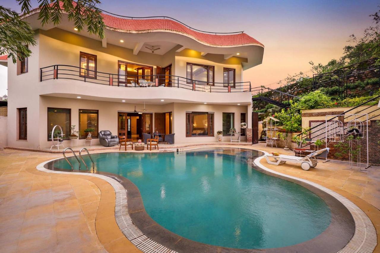 Stayvista's Prakriti Farms With Outdoor Pool, Complimentary Breakfast And Hi-tea Villa *