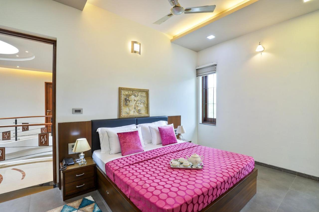 Villa Stayvista's Prakriti Farms With Outdoor Pool, Complimentary Breakfast And Hi-tea *