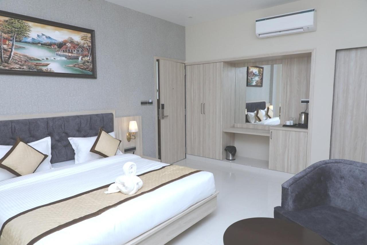 Hotel Pine Regency 3*