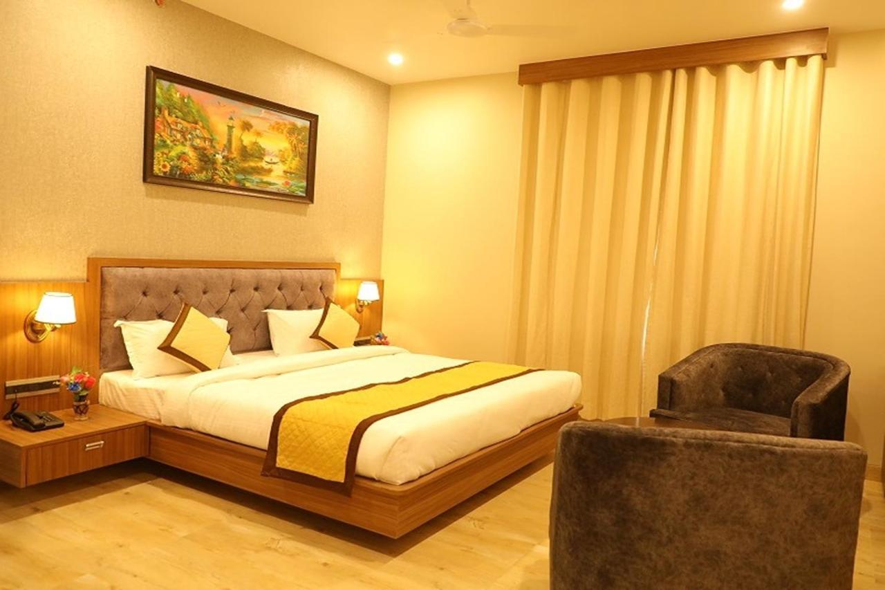 Pine Regency Hotel