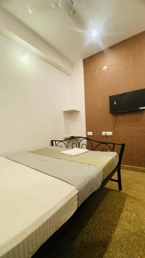 Moon Flower Hotel 2*