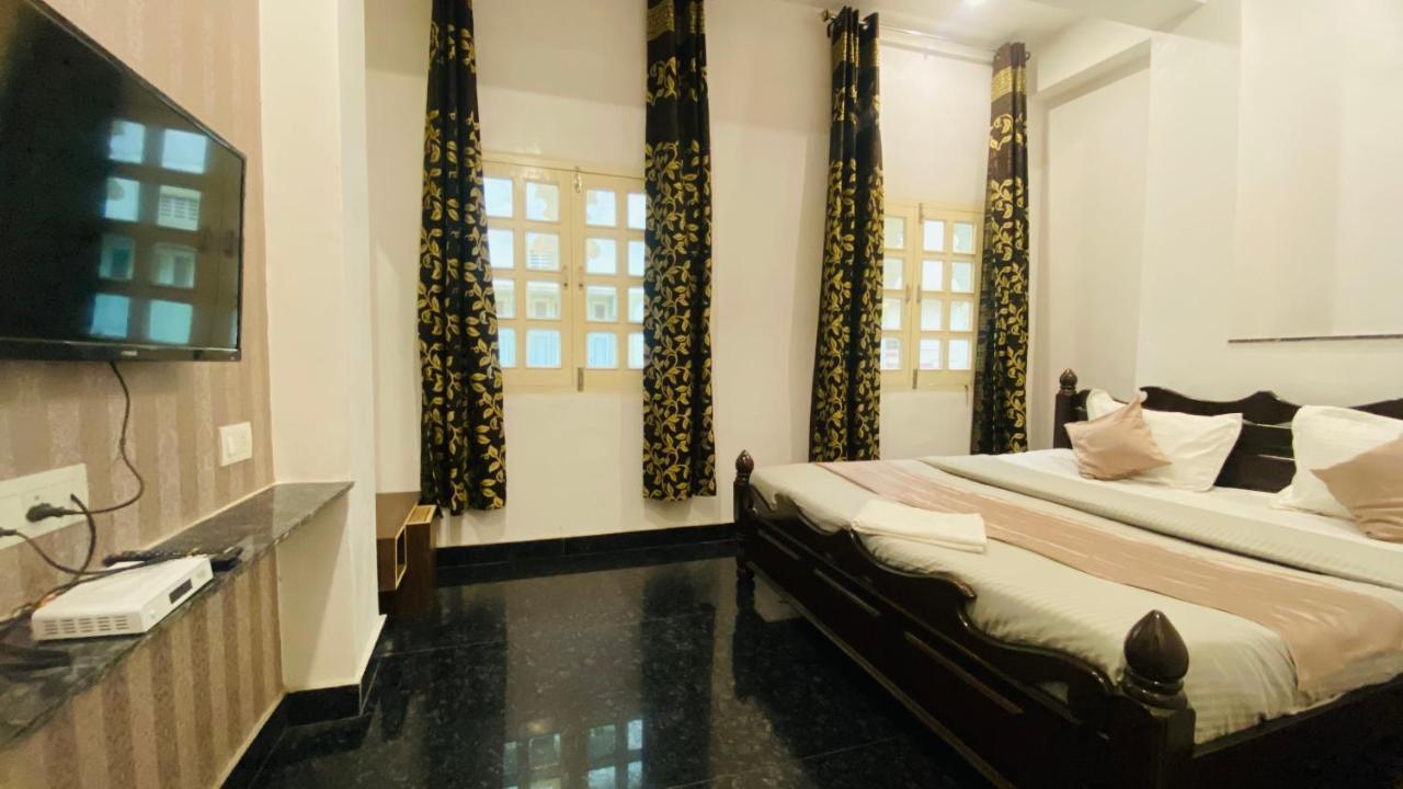 Moon Flower Hotel