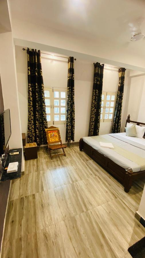 Moon Flower Hotel 2*