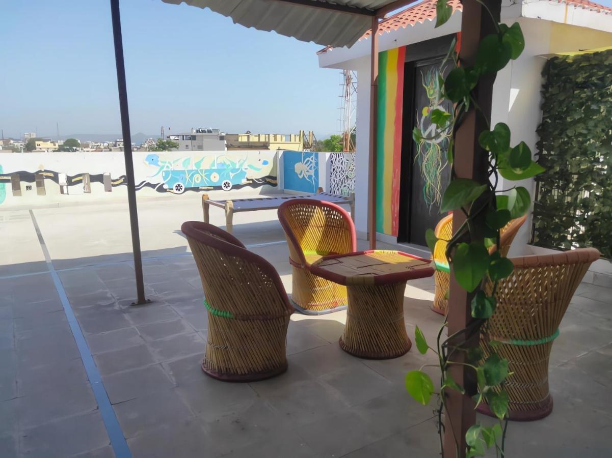 Nomadic Hostel *