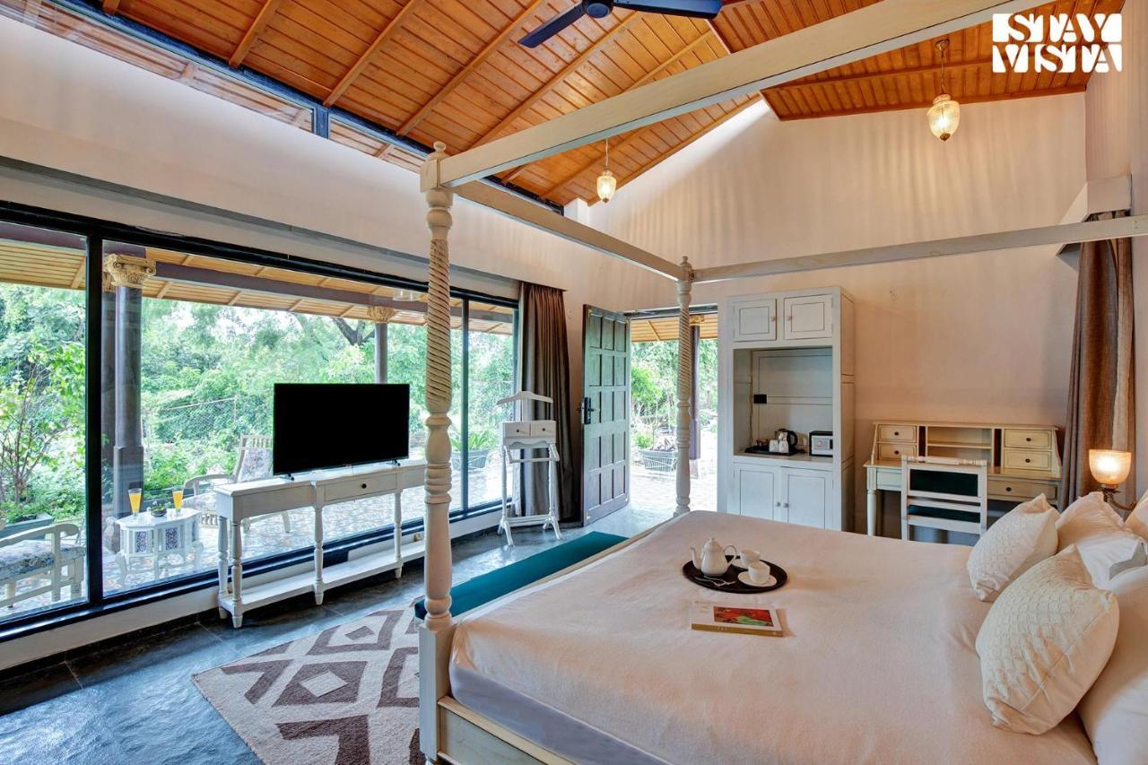 Villa Stayvista At The Earthen Boutique With Spacious Pool, Terrace, Lawn & Games