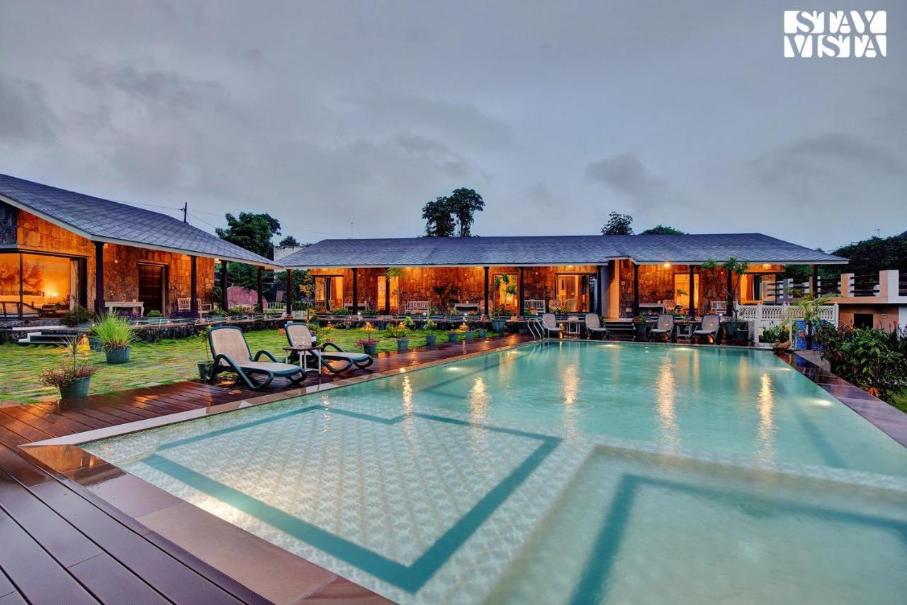 Stayvista At The Earthen Boutique With Spacious Pool, Terrace, Lawn & Games *