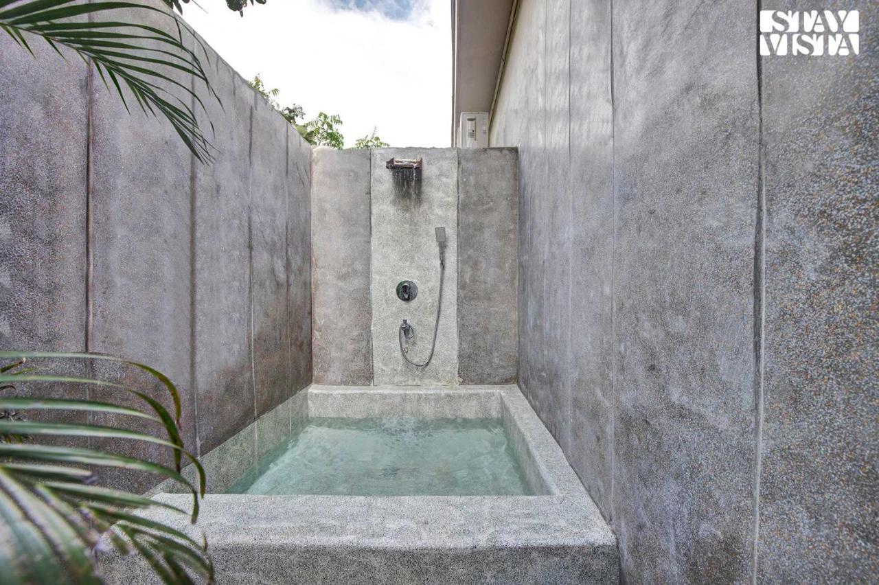 Villa Stayvista At The Earthen Boutique With Spacious Pool, Terrace, Lawn & Games
