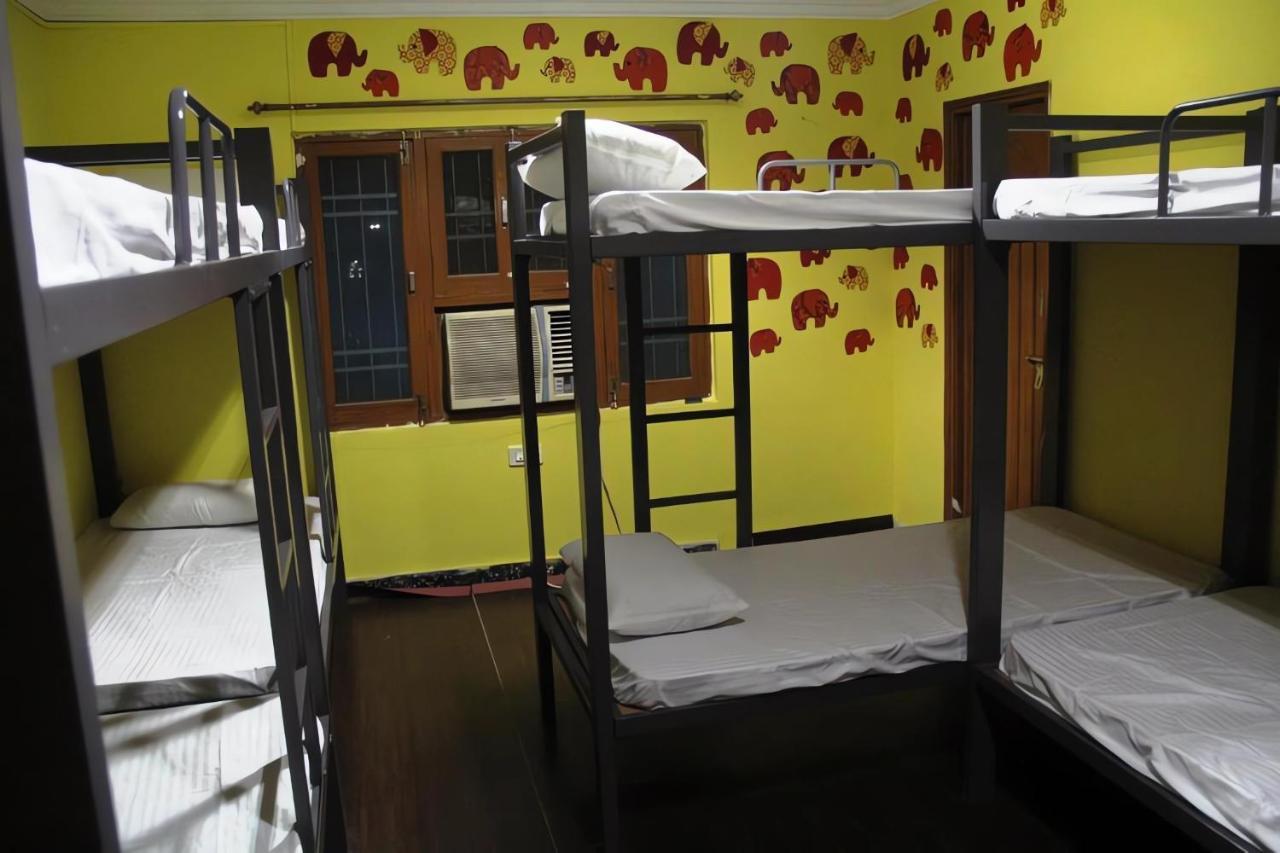 Nomadic Hostel *