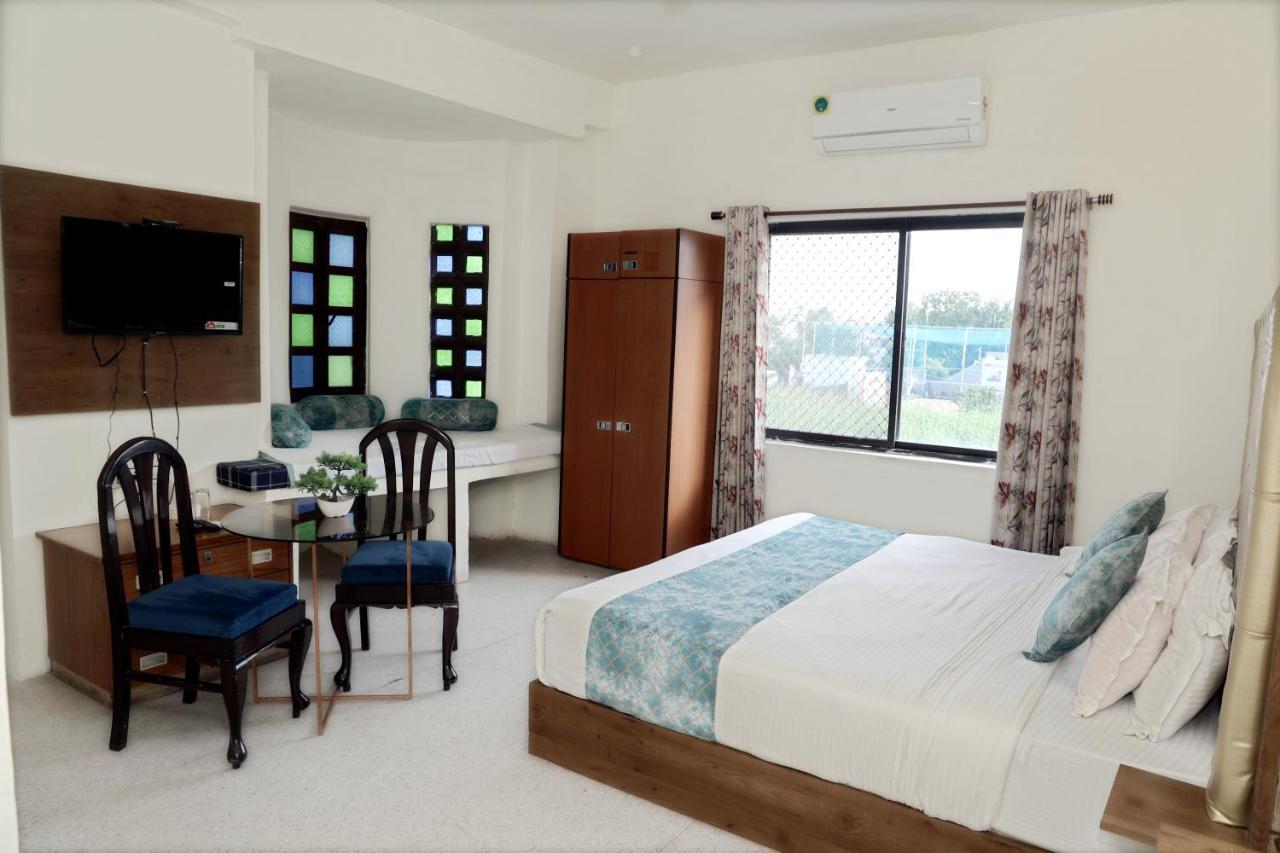 Hotel Tree Of Heaven 3*