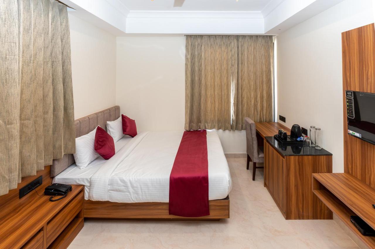 Raghunandan Palace - A Premier Boutique Stay, Center & 500 Meters From Railway Station