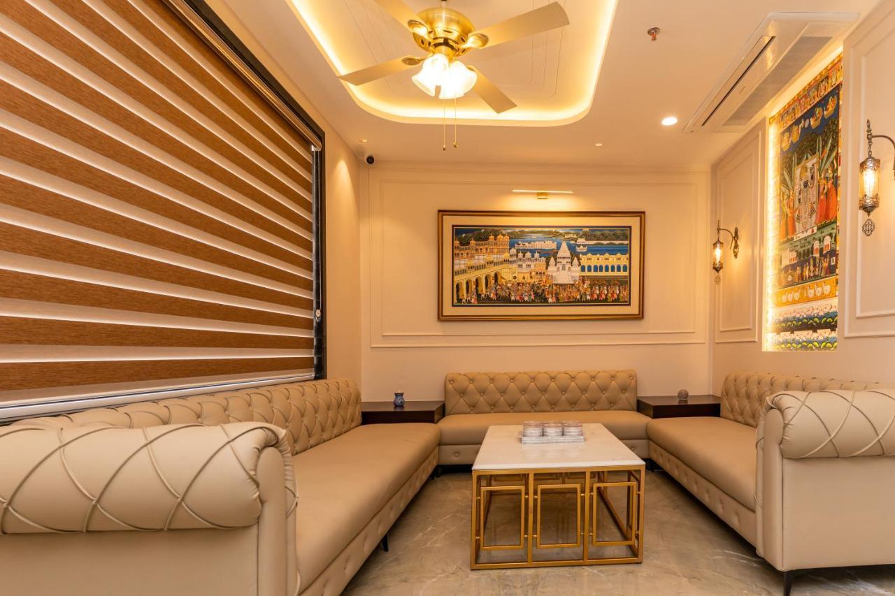 Raghunandan Palace - A Premier Boutique Stay, Center & 500 Meters From Railway Station
