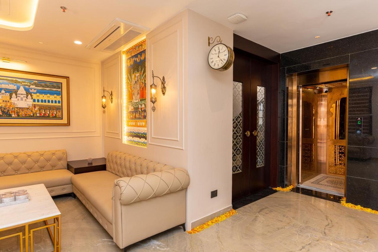 Raghunandan Palace - A Premier Boutique Stay, Center & 500 Meters From Railway Station