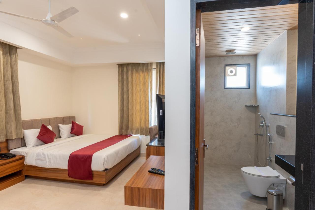 Raghunandan Palace - A Premier Boutique Stay, Center & 500 Meters From Railway Station Hotel 3*