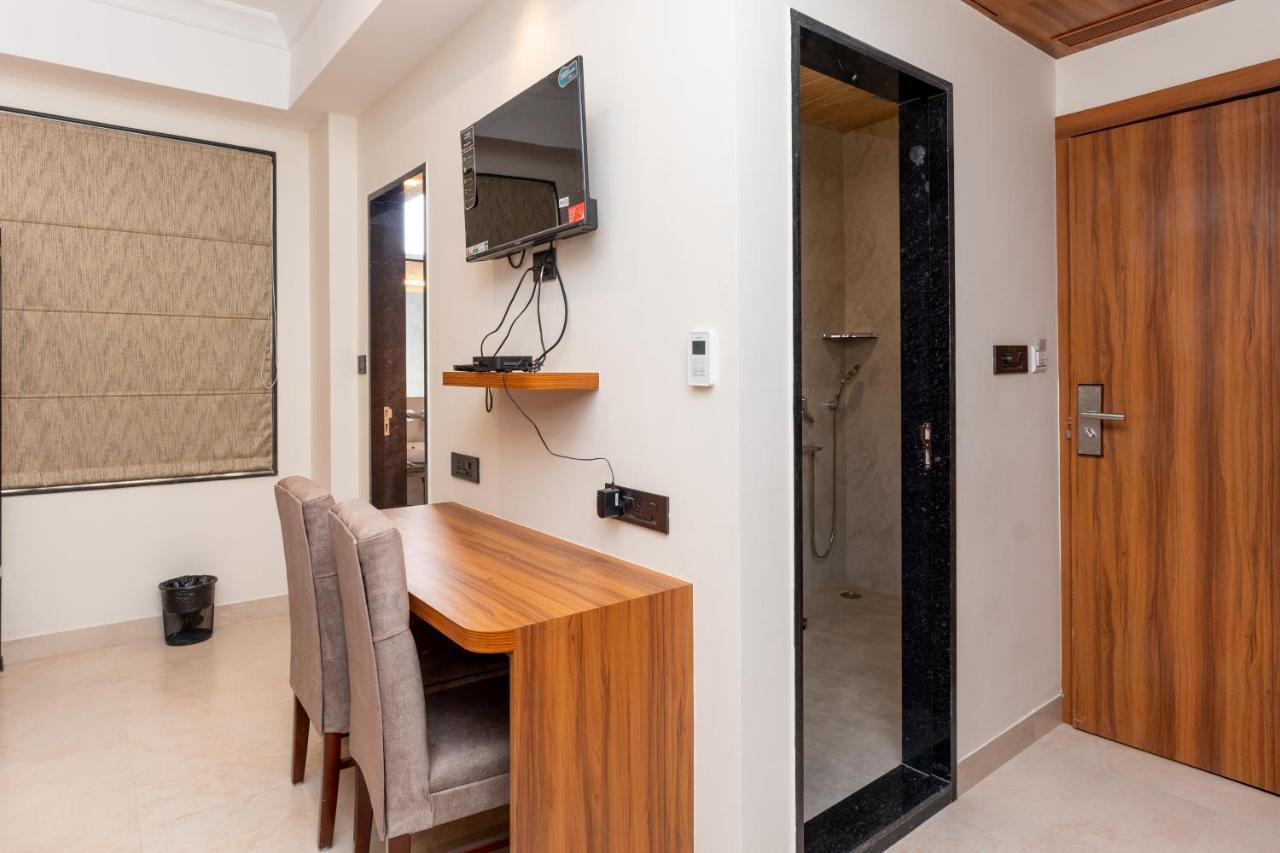 Hotel Raghunandan Palace - A Premier Boutique Stay, Center & 500 Meters From Railway Station 3*