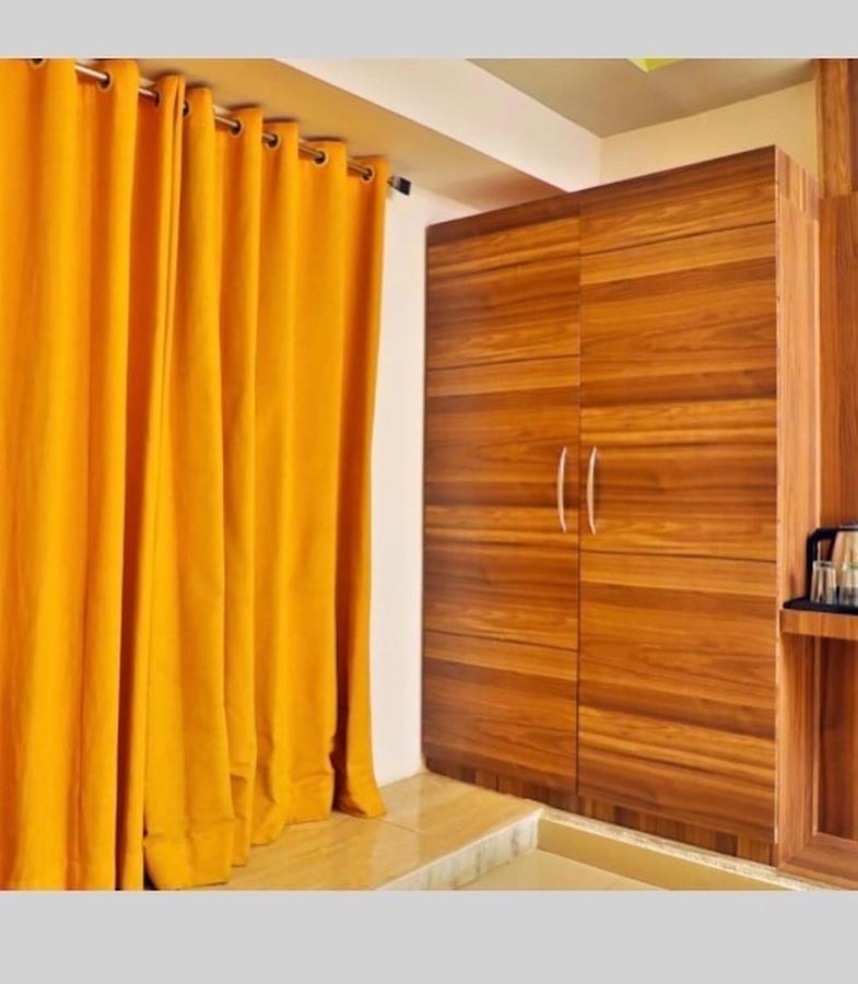 Hotel Tak International