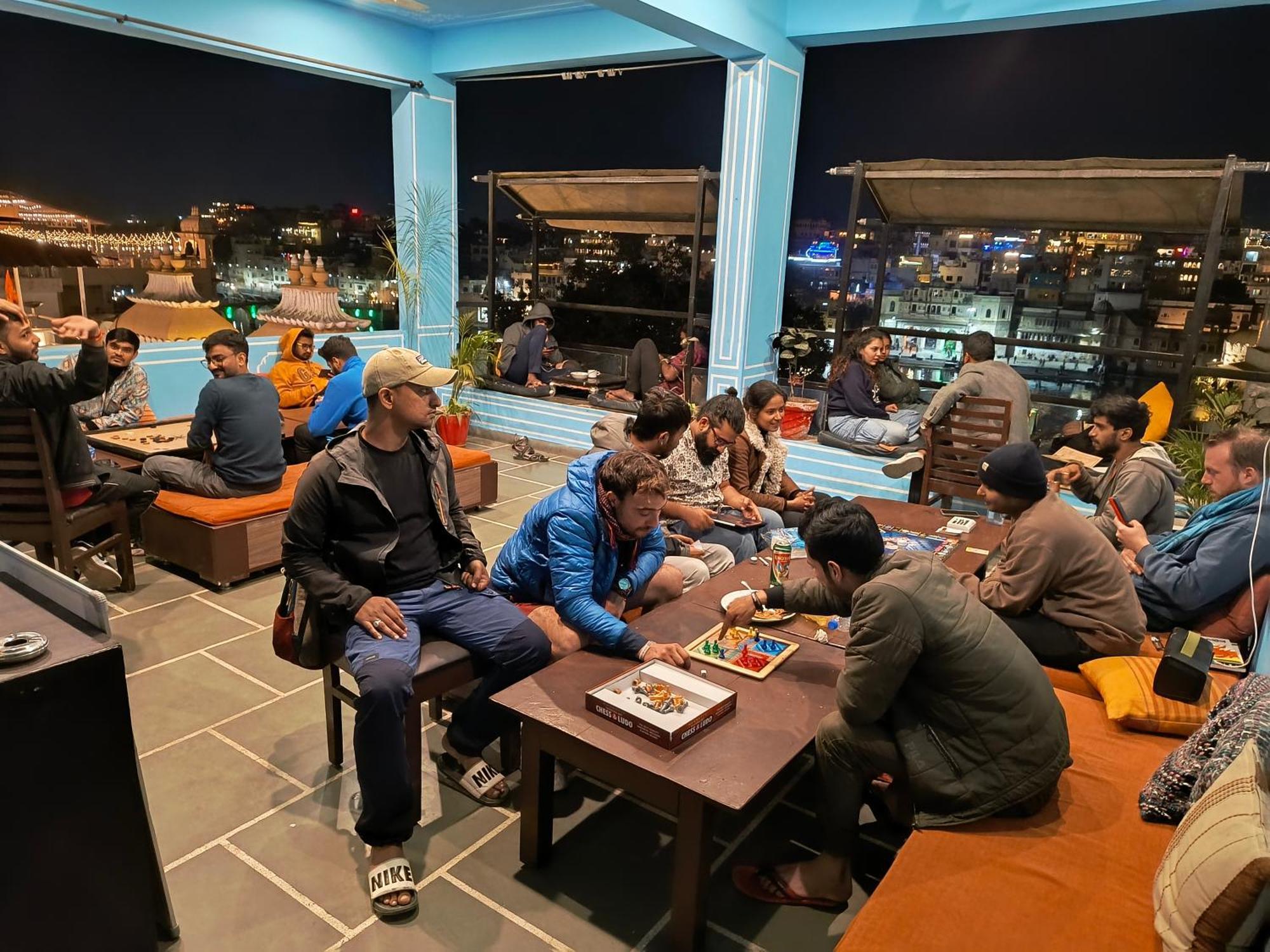 Madpackers Hostel *